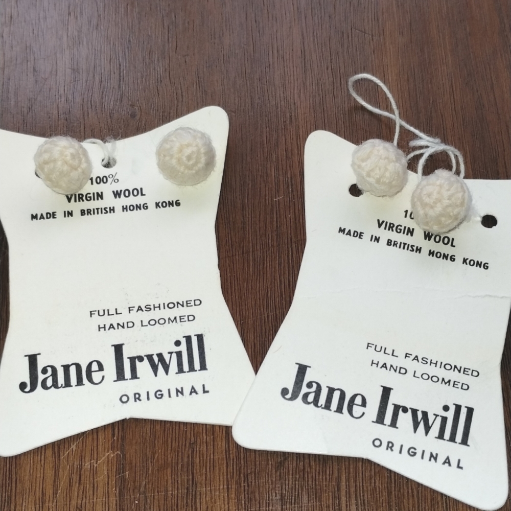 4 Wool Buttons
